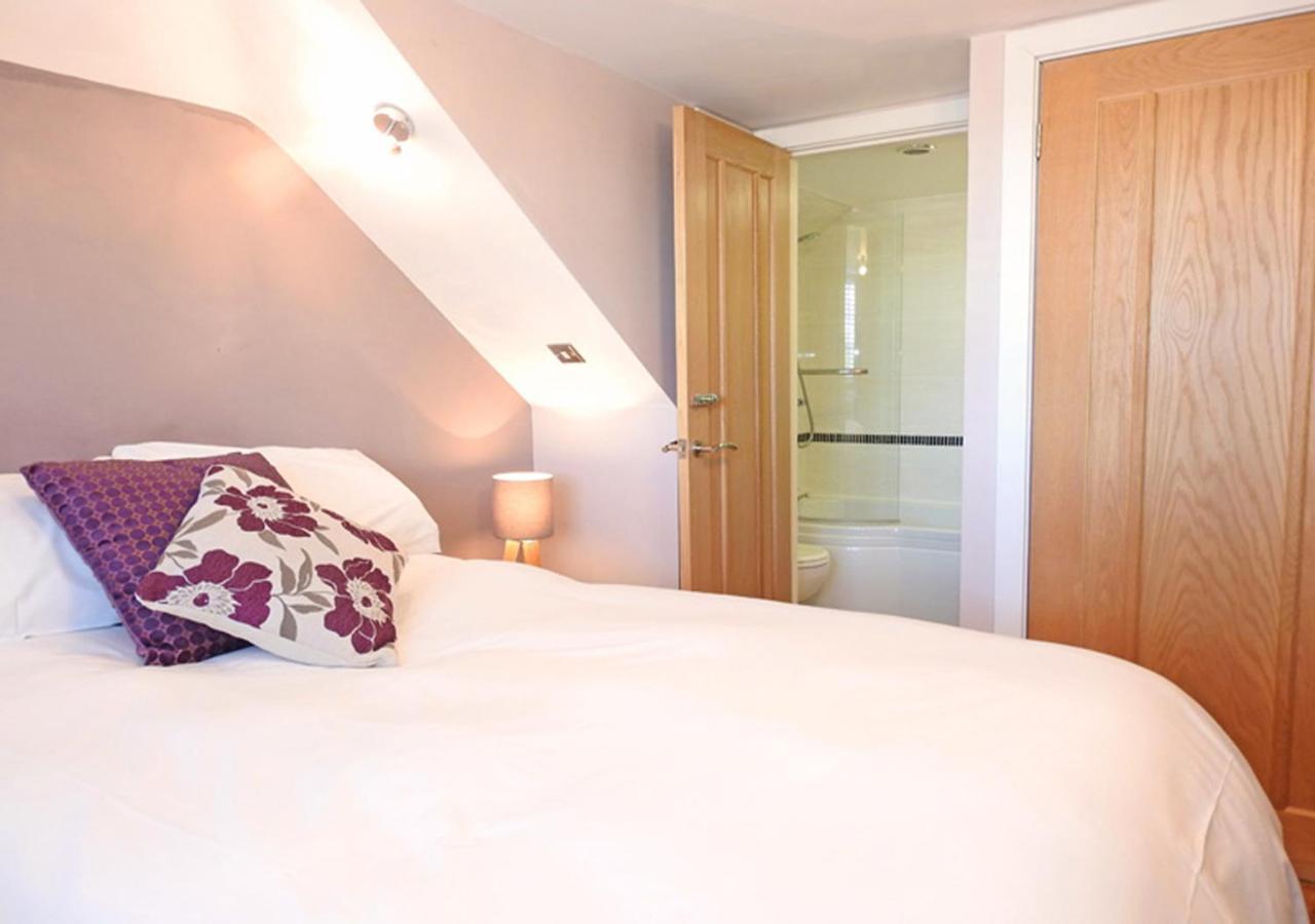Coach House *